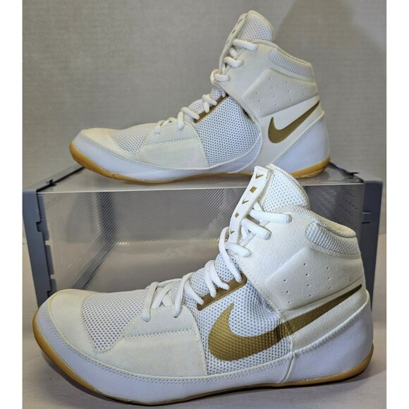 Nike Men's Fury Wrestling - MMA Combat Boxing White /Gold Gum Shoes Size 10 - Picture 1 of 16